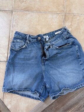 Forever 21 Faded Blue High-Waist Denim Shorts 90s Fit